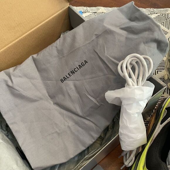 🔥🔥🔥🔥💯Authentic Balenciaga Triple S SZ 39 (9) - Picture 5 of 9